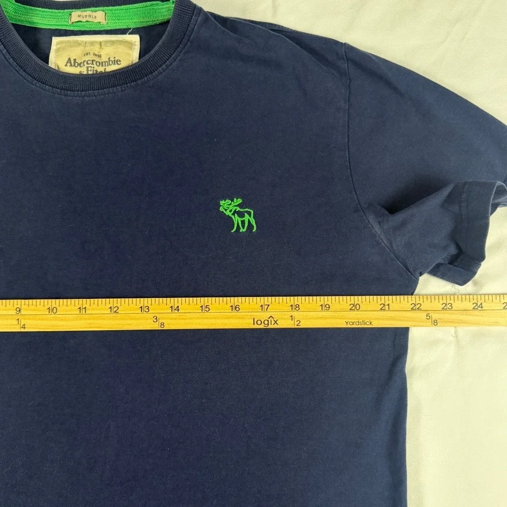Abercrombie & Fitch Kids XXL Navy Blue Muscle‎ Fit T-Shirt Green Moose Logo
